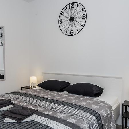 Room Mar Vis Luaran gambar